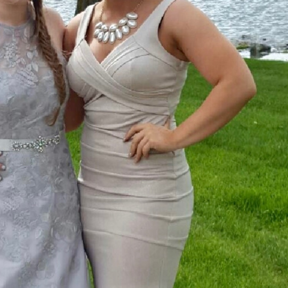 PROM DRESS!! - Picture 3 of 4